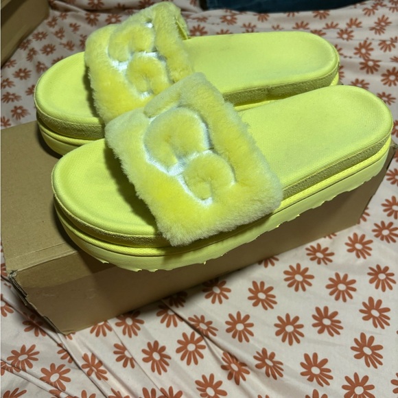 Ugg laton fur slide - Picture 1 of 6